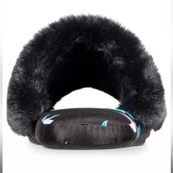 NWT INC Faux Fur slippers and matching sleep eye mask. - Picture 4 of 5
